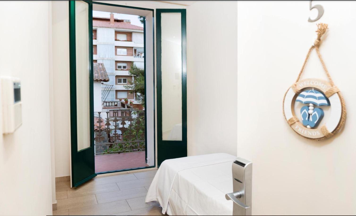 Hotel Kalima Beach Caldes D'Estrach Zimmer foto